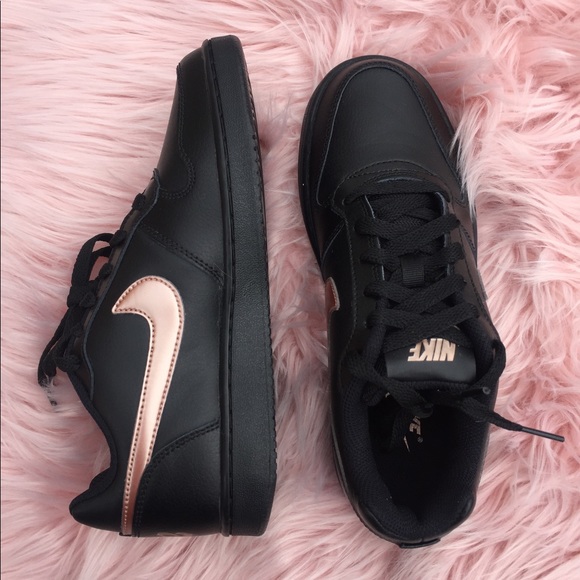 New Nike Women’s Sneakers Black/Rose Gold - Picture 2 of 5